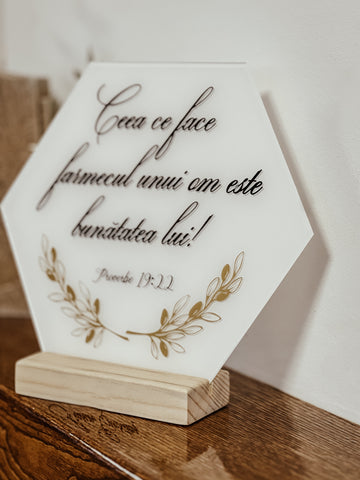 Decoraţiune haxagonală acrilică personalizată Olives gold - Proverbele 19:22