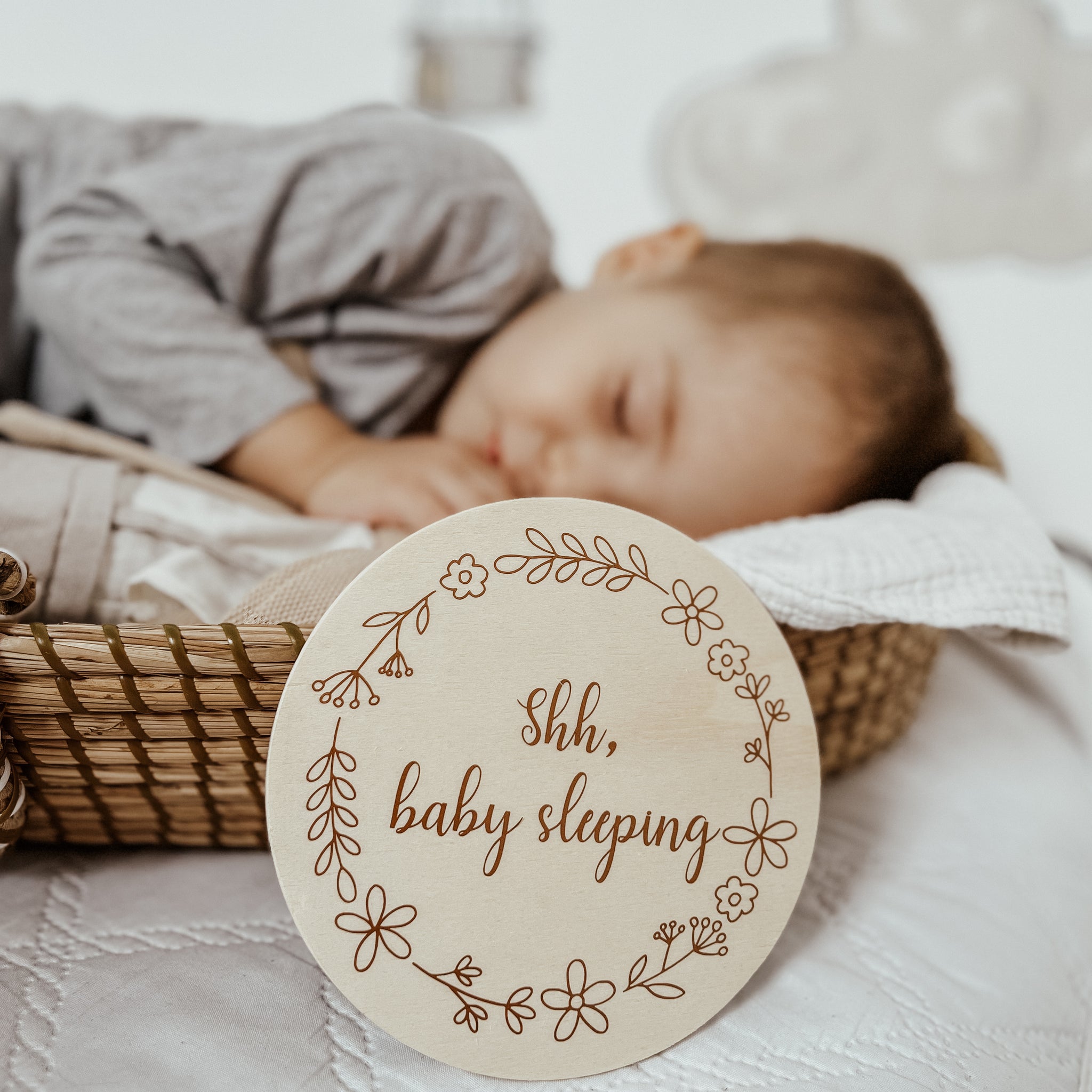 Card Milestone Minilulla  din lemn “Shh, baby sleeping”