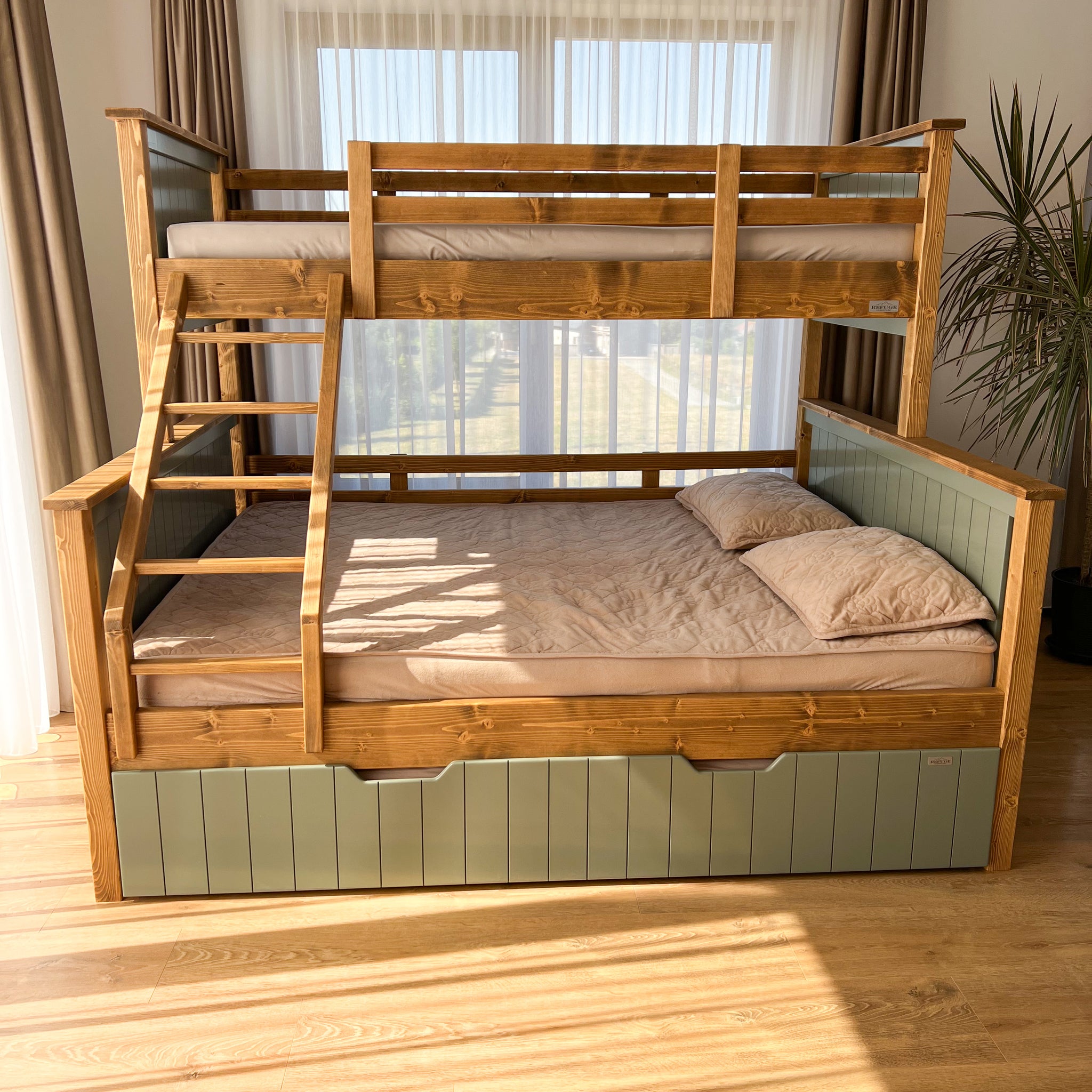 Pat supraetajat pentru 4 copii Refuge Wood - Victoria Sage