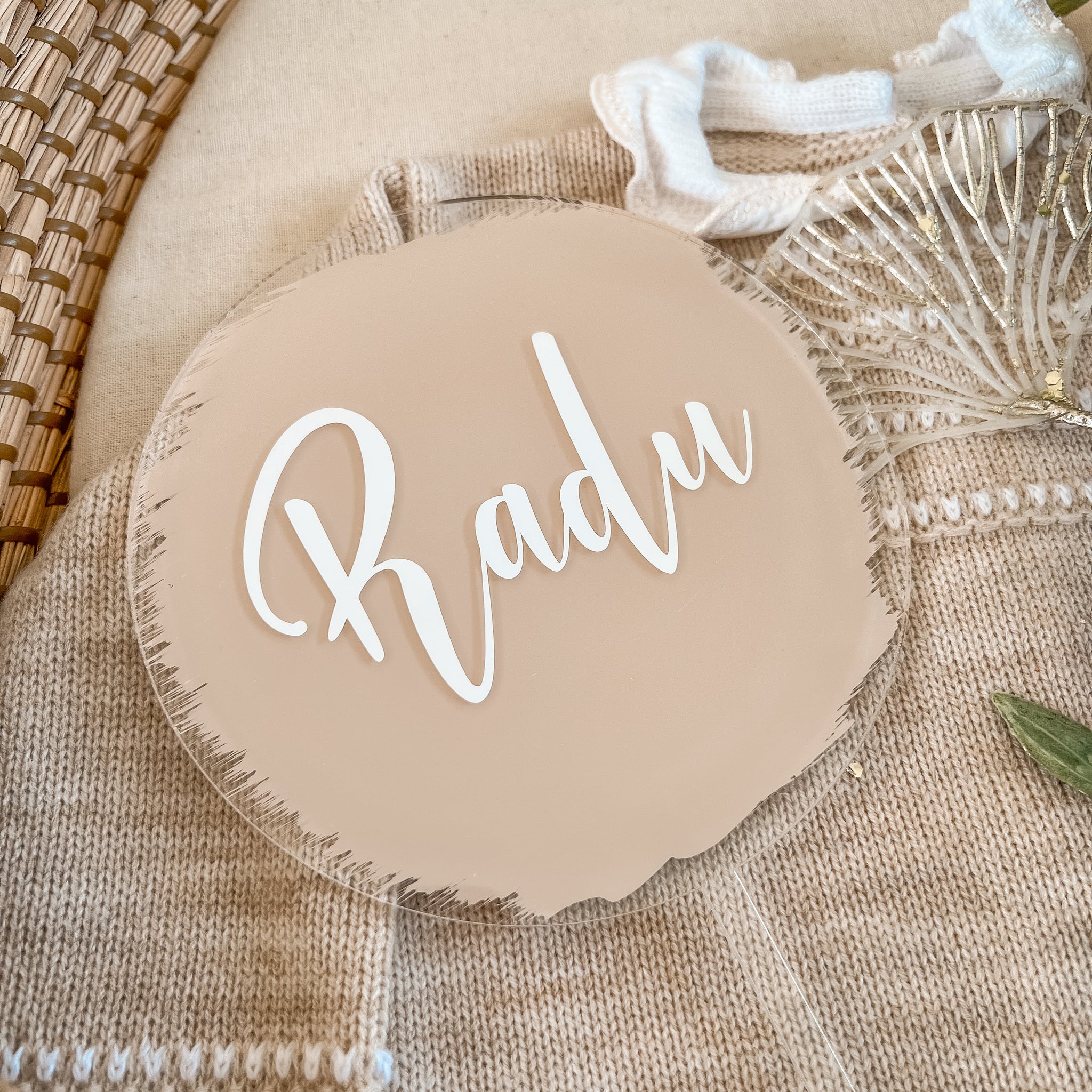 Topper tort personalizat - Simple Name Beige