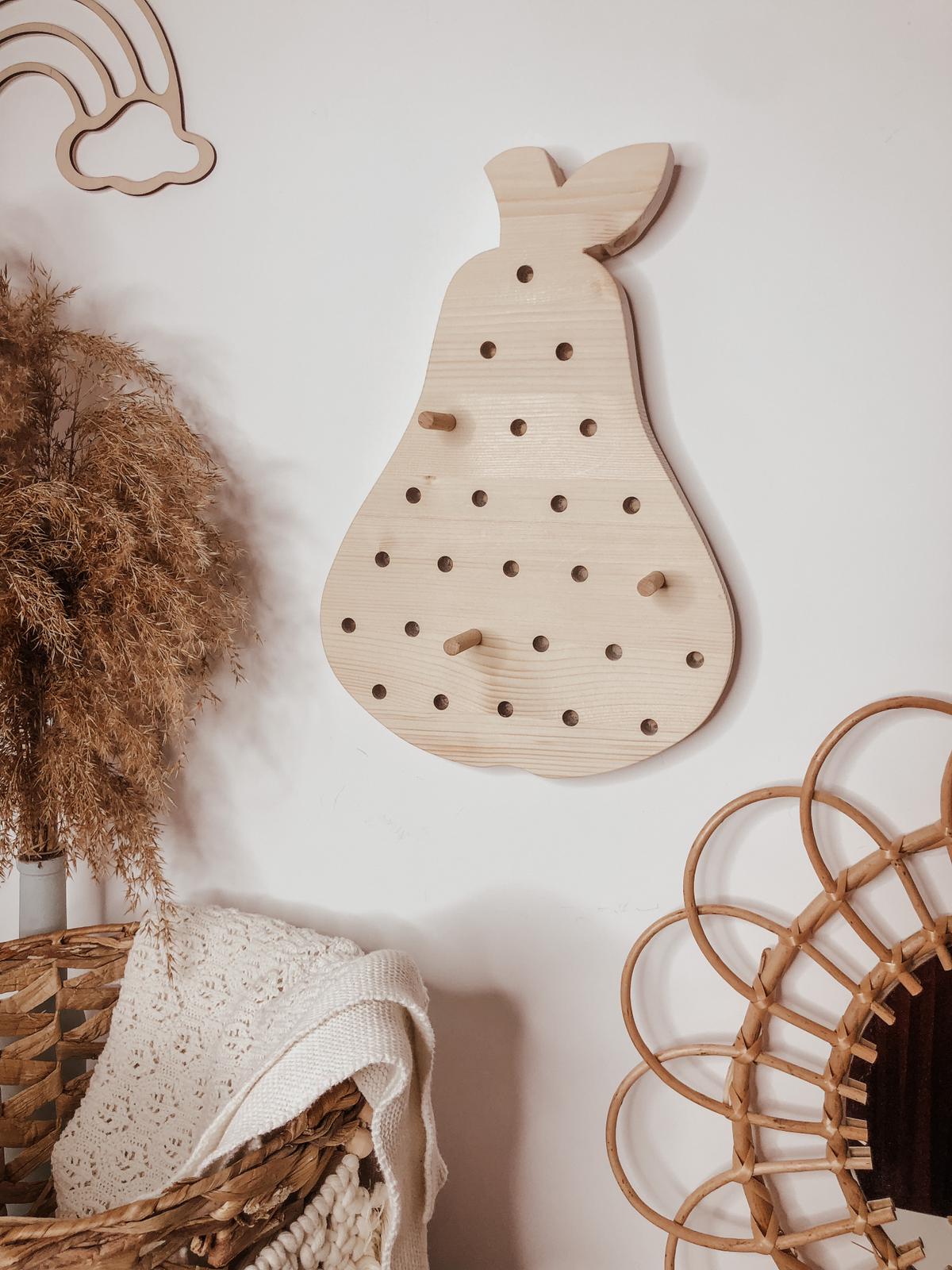 Cuier Decorativ model Pară